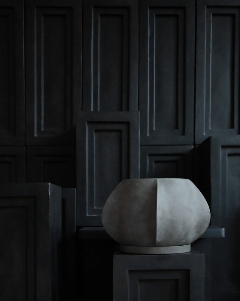 Arket Plant Pot Mini - Dark Grey