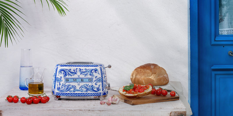 Thekese buke Smeg 50`s stile Dolce & Gabbana Smeg Spa